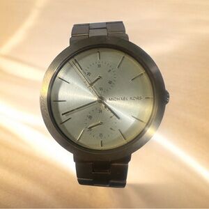 (923)Vintage Michael Kors Silver Dial Black Bracelet Quartz 6408 Watch